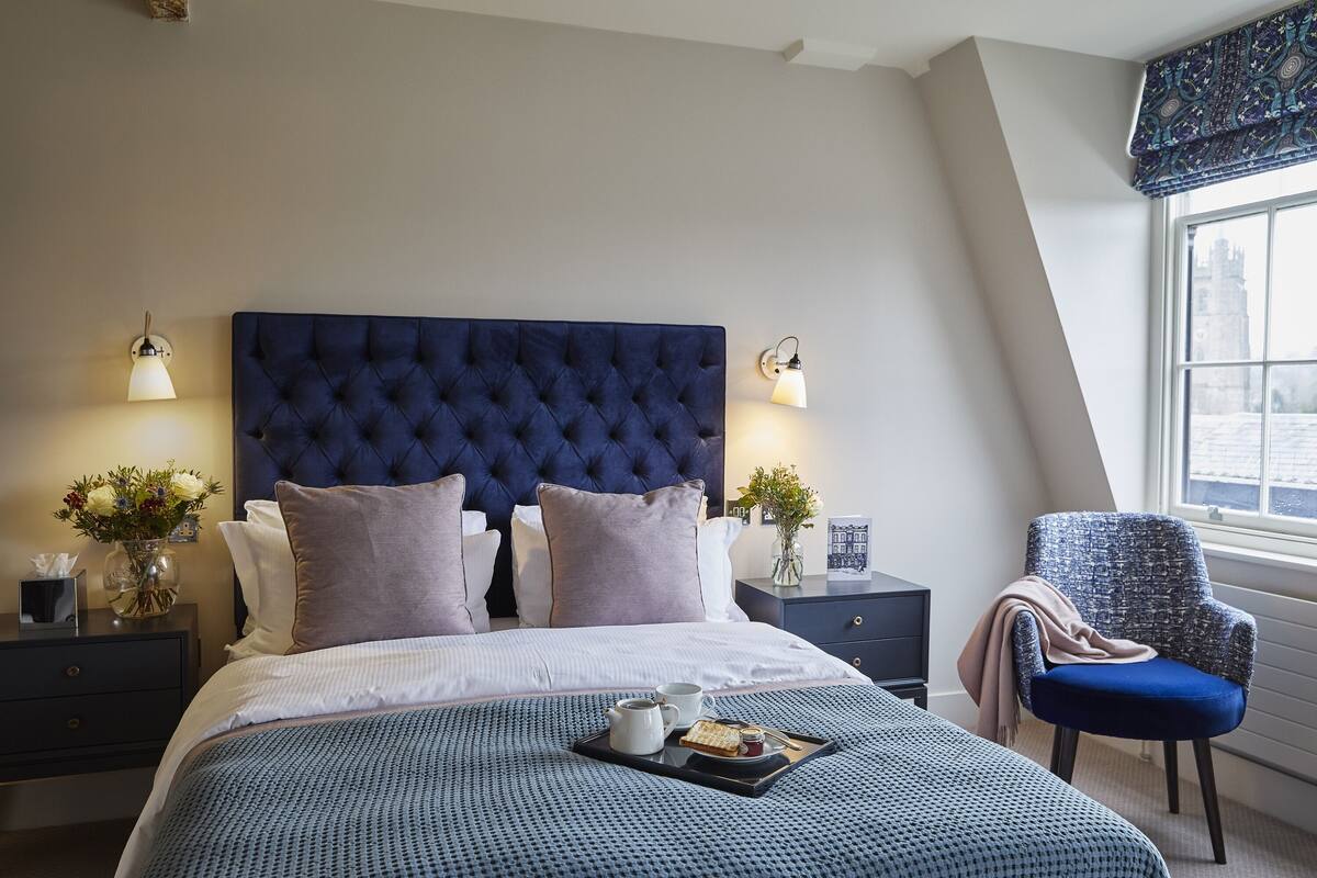 Premium bedding, memory foam beds, minibar, desk