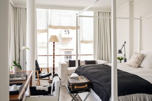 Urban Loft With Balcony | Vista desde la habitación