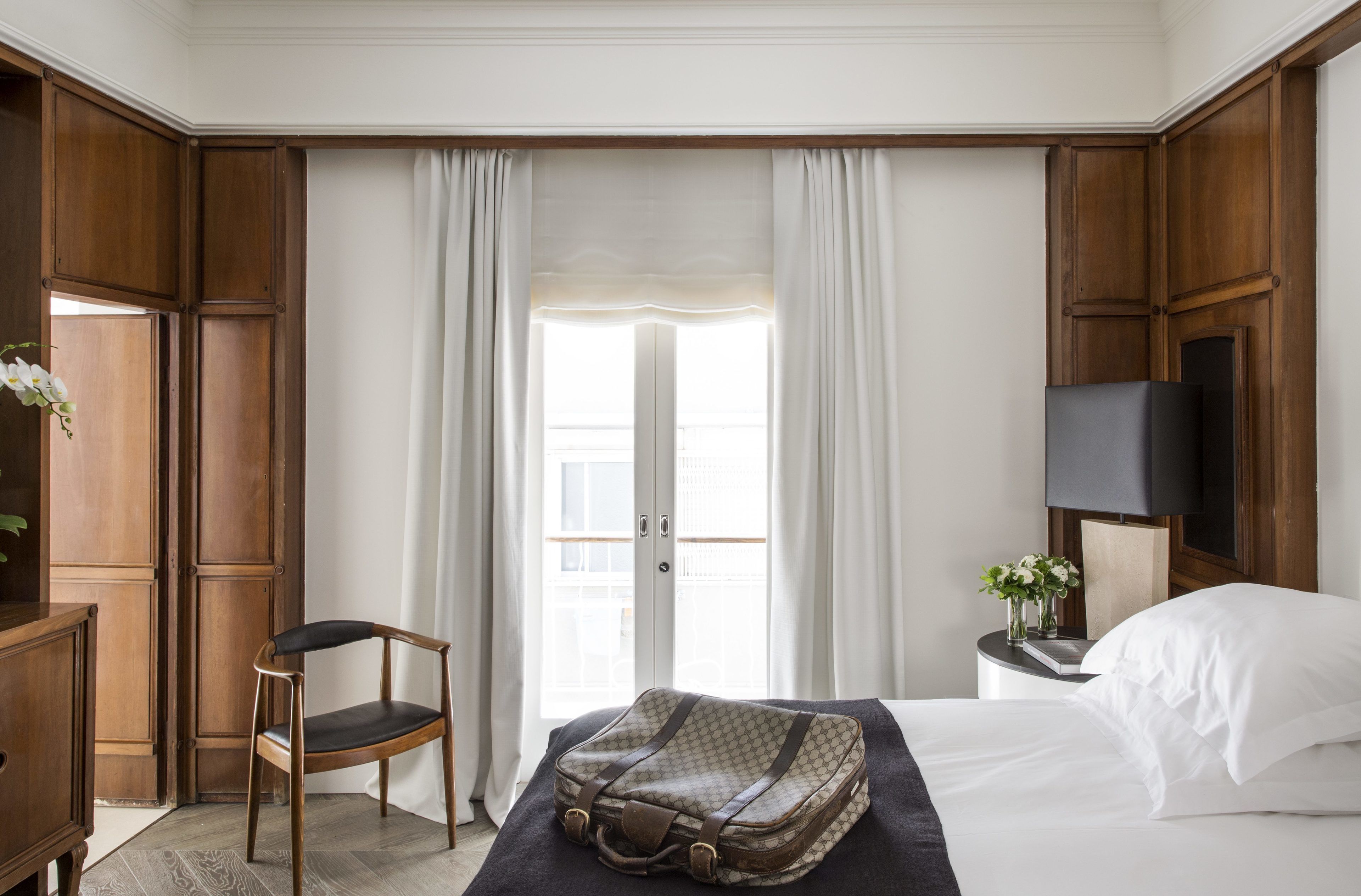 grand deluxe | frette italian sheets, premium bedding, minibar, in-room safe