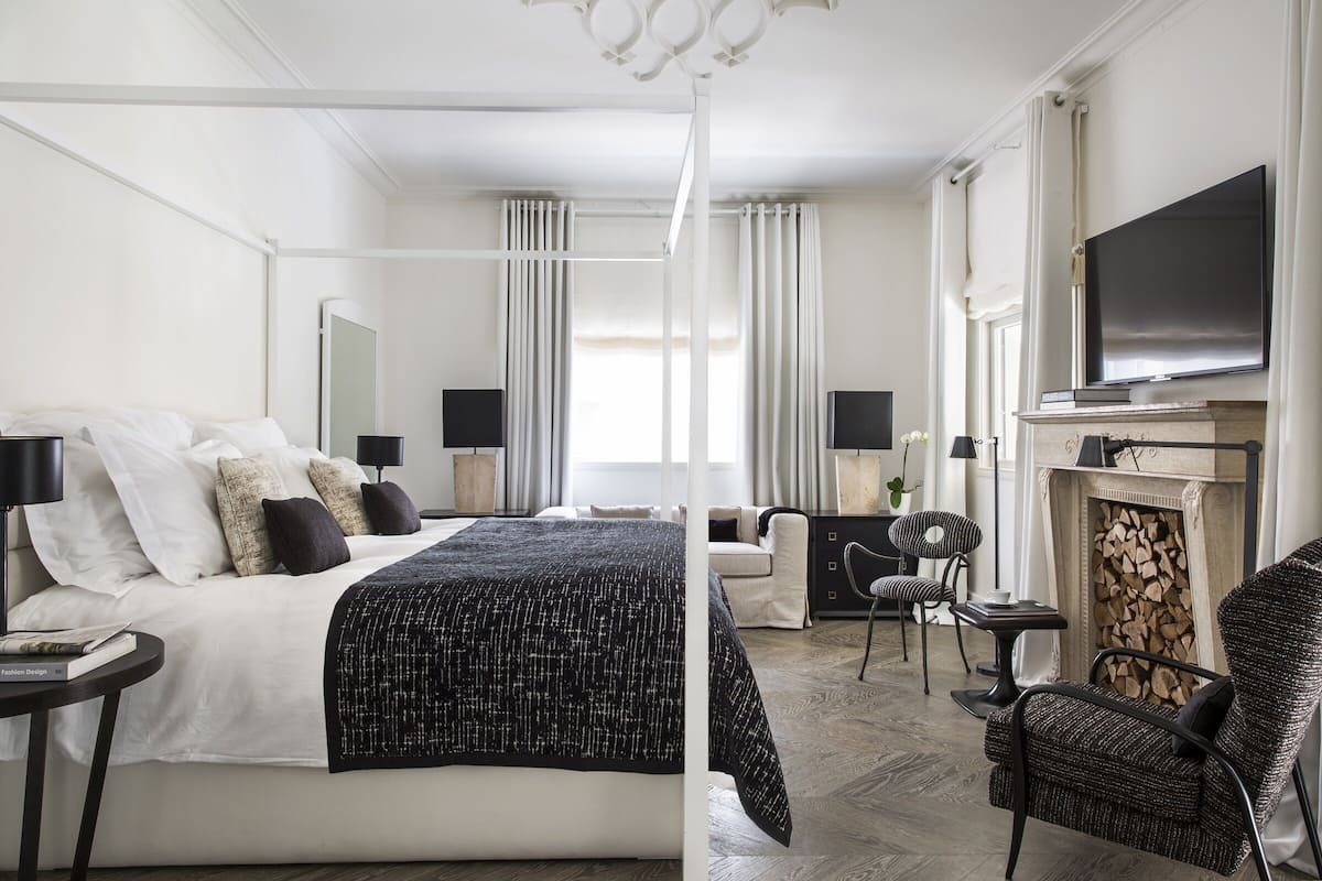 Sábanas italianas Frette, ropa de cama de alta calidad y minibar