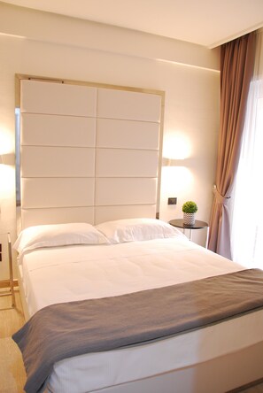 1 bedroom, premium bedding, in-room safe, iron/ironing board - LHP Suite Rapallo (Rapallo)