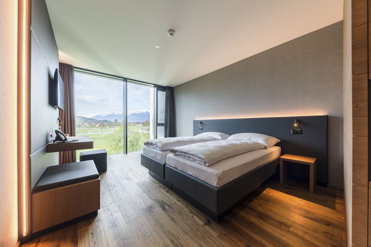 superior room, 1 double bed, private bathroom, mountain view | 1 bedroom, premium bedding, in-room safe, desk