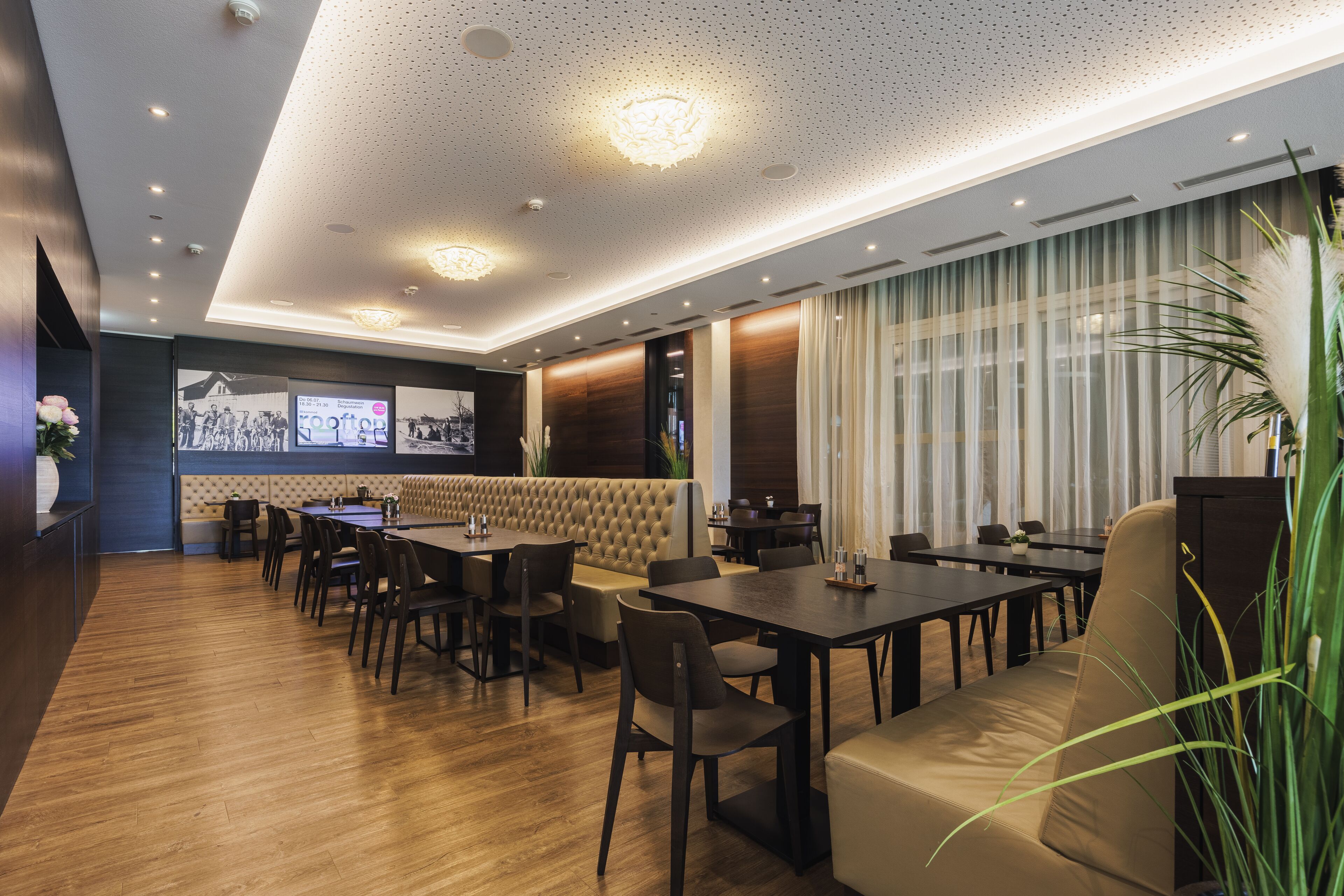 Free daily buffet breakfast