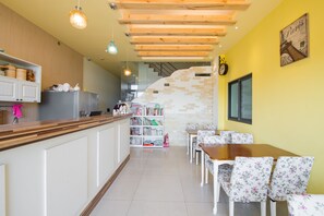 Interior entrance - Sunshine B&B (Hengchun)