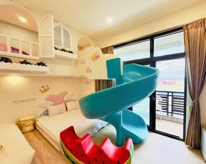 Family Quadruple Room, 2 Double Beds, Balcony | Premium bedding, individually decorated, blackout drapes, soundproofing - Sunshine B&B (Hengchun)