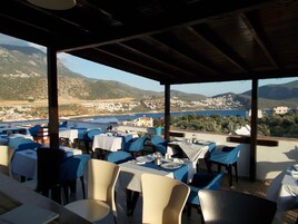 Café da manhã, almoço e jantar