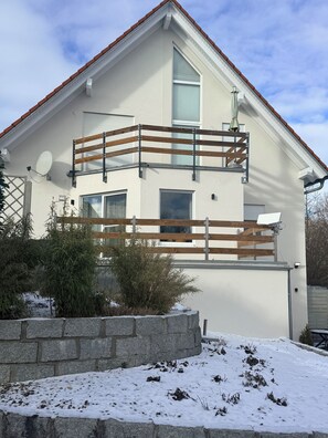 Front of property - Luxus Ferienapartment “ Im Feldle „ (Kirchheim am Ries)
