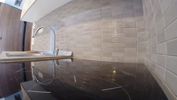 Superior-Apartment | Laptopgeeigneter Arbeitsplatz, schallisolierte Zimmer