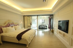 Chambre Double Luxe, 1 très grand lit, bain à remous, vue ville