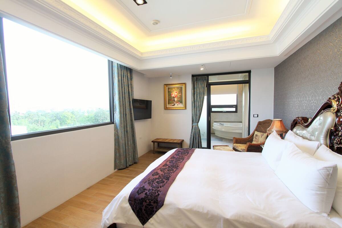 Habitación doble de luna de miel, 1 cama King size, hidromasaje, vista al patio | 7 habitaciones, ropa de cama de alta calidad y edredón
