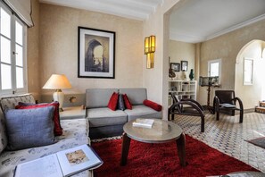 Coin salon dans le hall