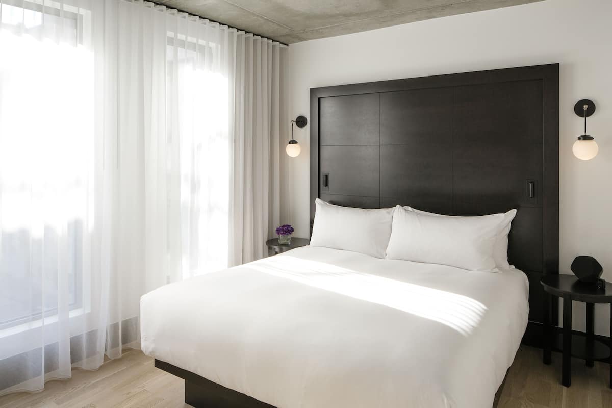 Frette Italian sheets, premium bedding, down comforters, pillowtop beds