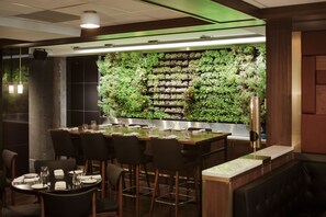 2 restaurants; breakfast, lunch, dinner, and brunch served - Hotel William Gray (Montreal)
