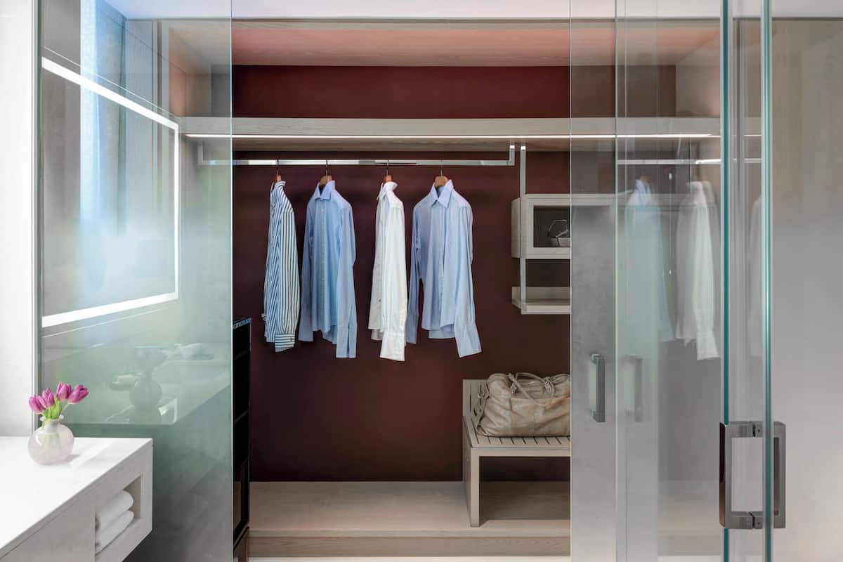 Four Seasons, ห้องพัก, เตียงคิงไซส์ 1 เตียง | เครื่องนอนระดับพรีเมียม, ผ้านวมขนเป็ด, มินิบาร์, ตู้นิรภัยในห้องพัก