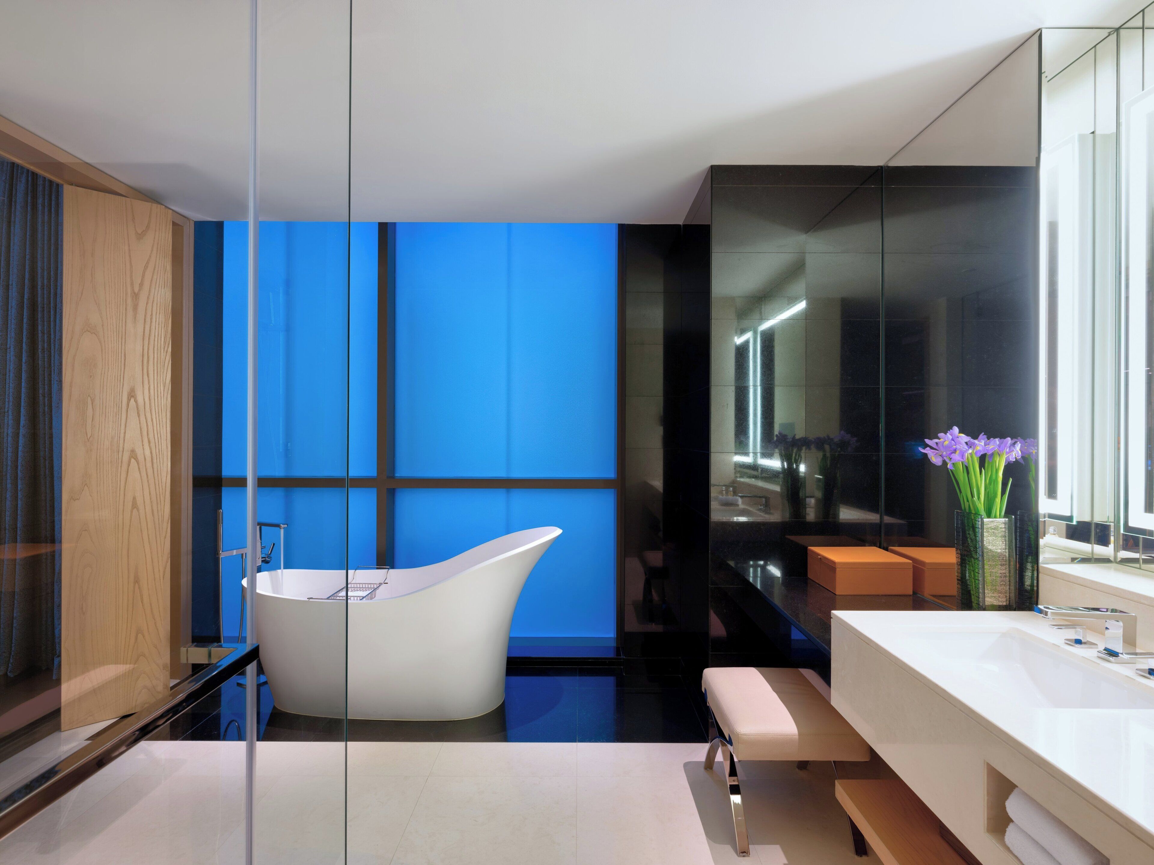 four seasons, deluxe suite, 1 king bed | 1 bedroom, premium bedding, down duvets, minibar