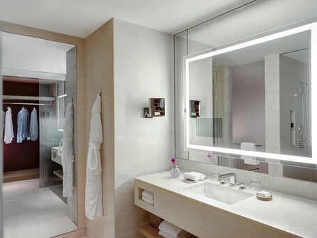 Four Seasons Hotel Dubai International Financial Centre - Image 113