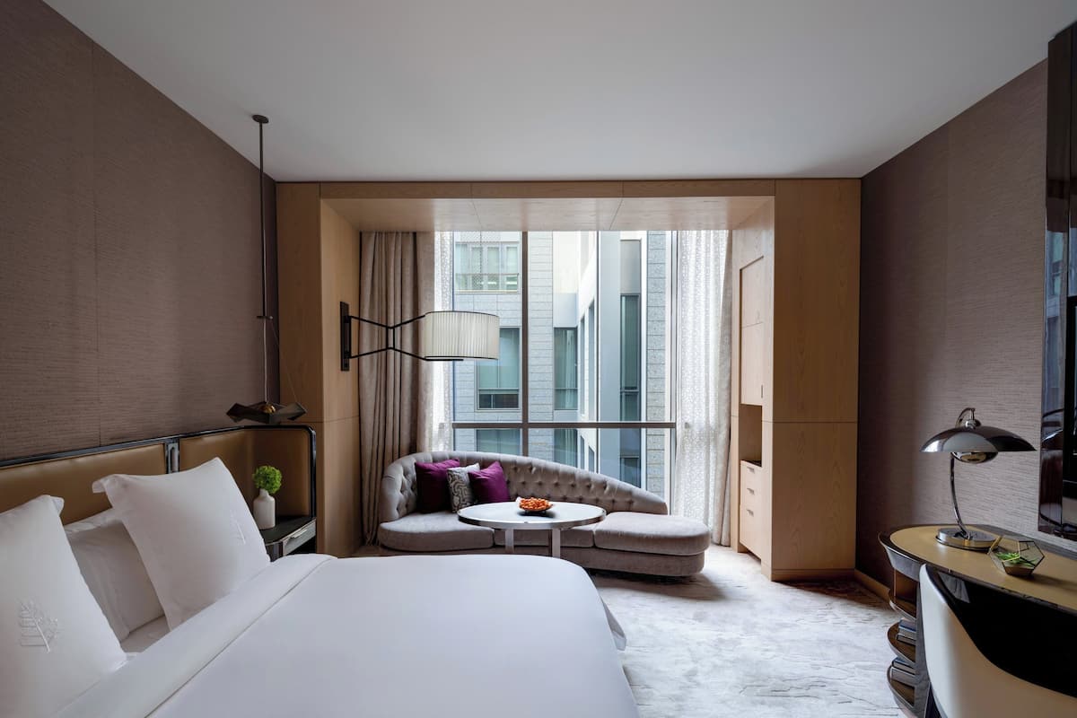 Superior kamer, 1 kingsize bed | 1 slaapkamer, luxe beddengoed, donzen dekbedden, een minibar