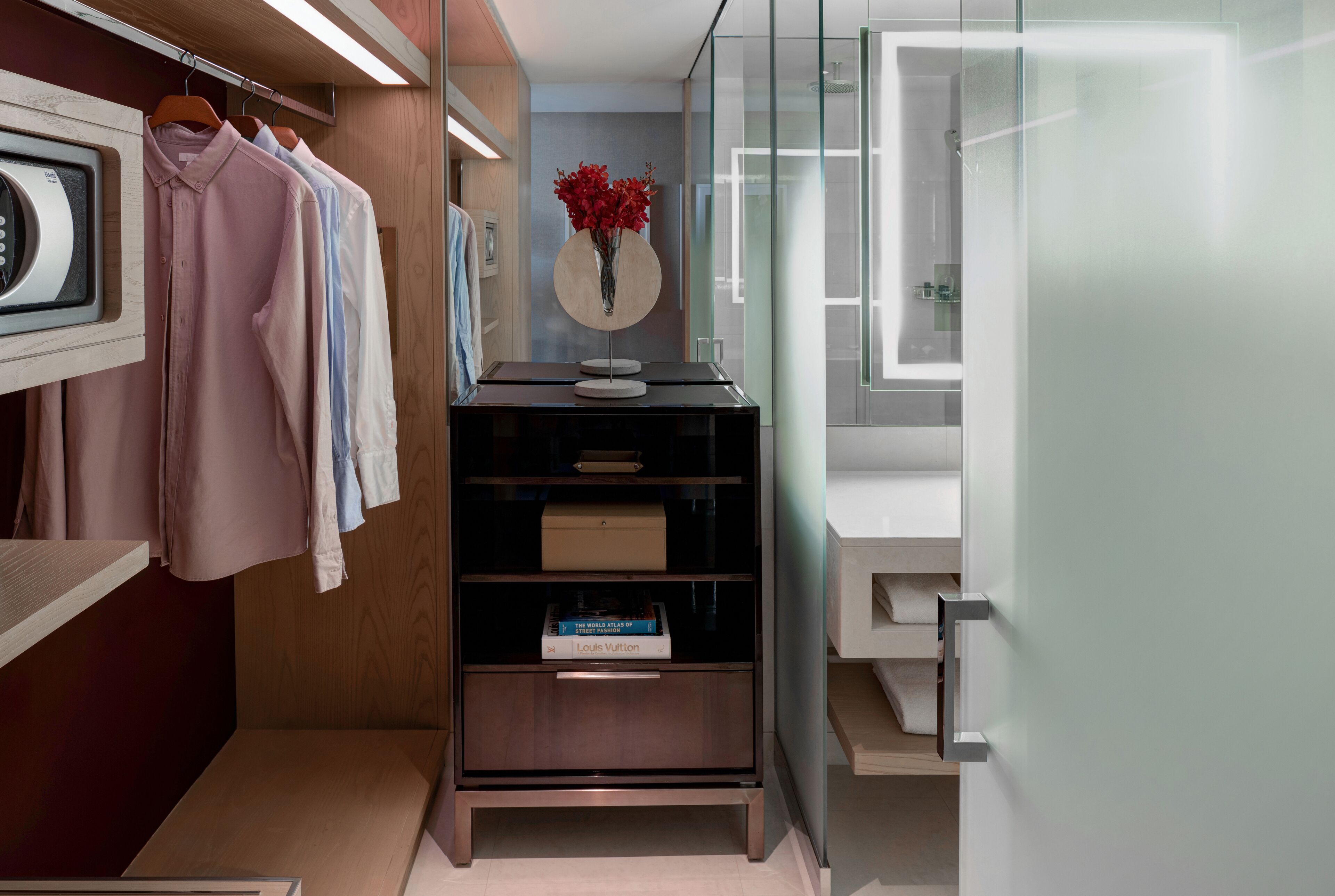 premier room, 1 king bed | wardrobe