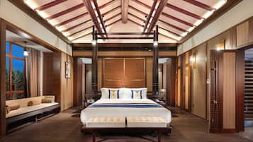 Villa, 3 chambres | Minibar, coffres-forts dans les chambres, bureau