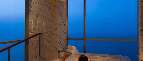 Separate bathtub and shower, rainfall showerhead, designer toiletries