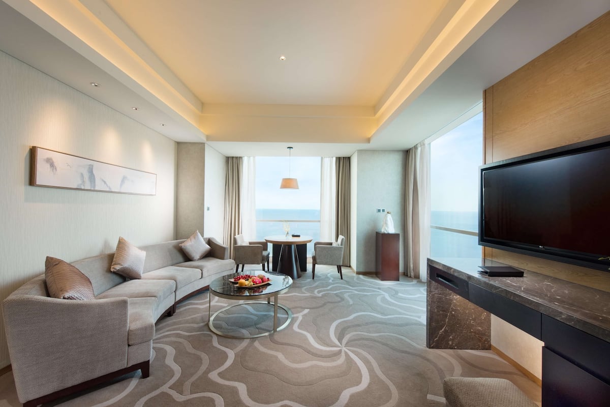 Suite, 1 King Bed, Sea View (With Intelligent Toilet)