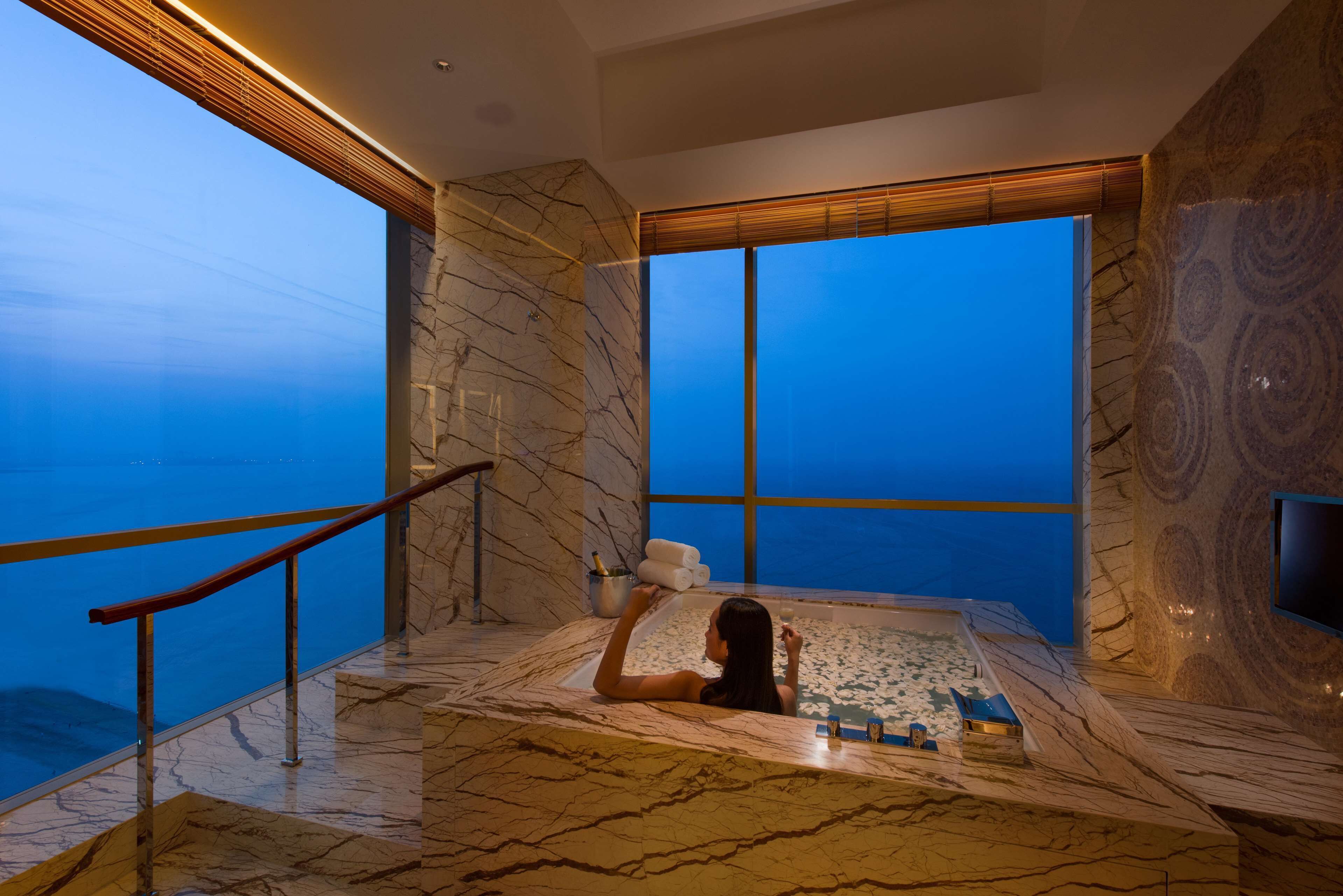 Presidential Suite, 1 King Bed | Bathroom | Combined shower/tub, designer toiletries, hair dryer, bathrobes