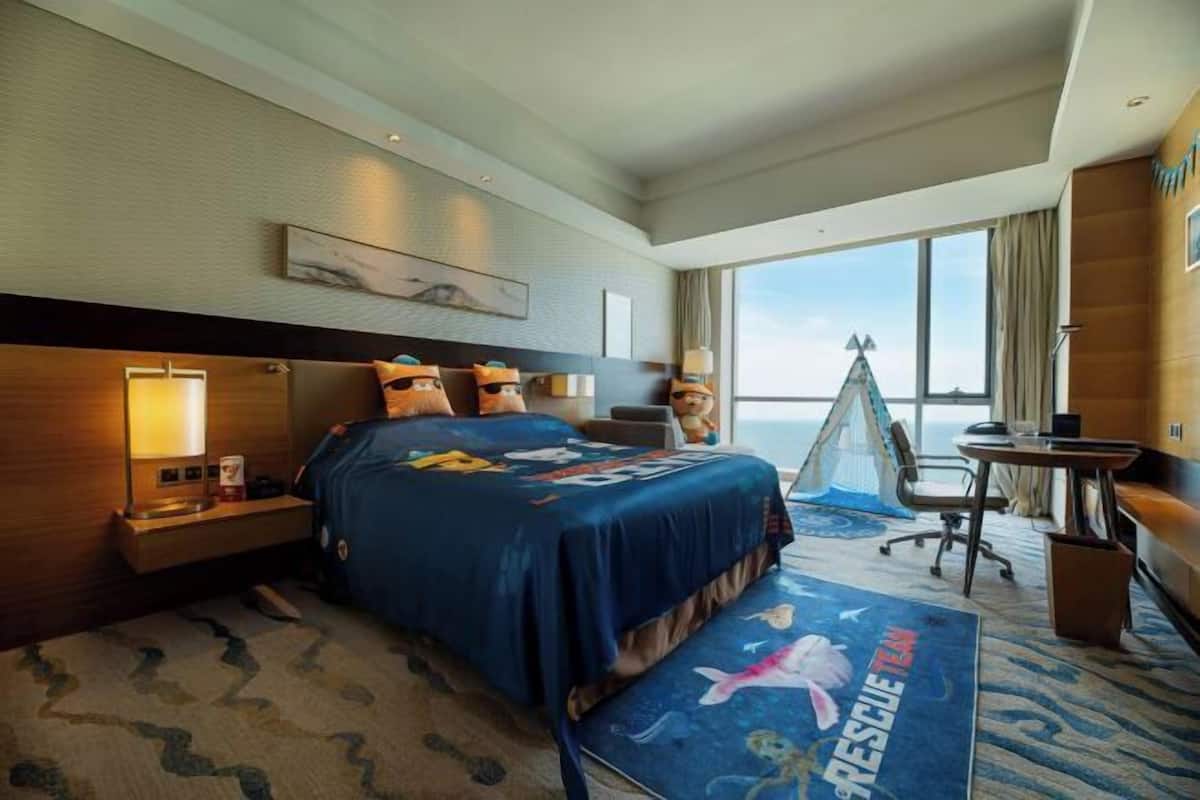 1 bedroom, premium bedding, down duvets, minibar