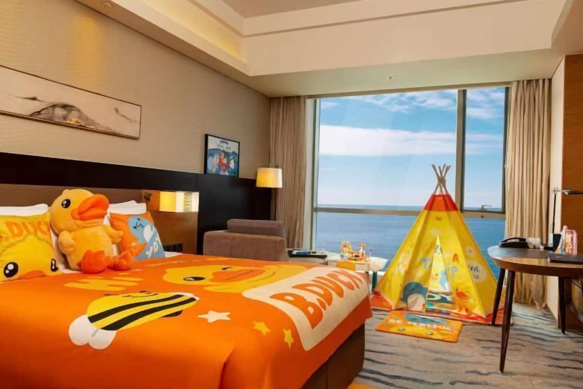 1 bedroom, premium bedding, down duvets, minibar