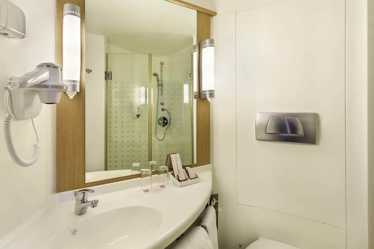 In-room safe, desk, free WiFi, bed sheets