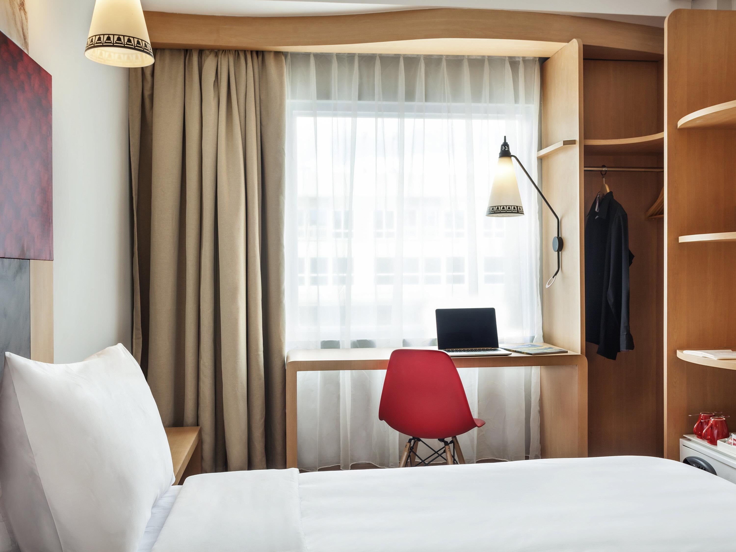 Caja de seguridad en la habitación, escritorio y wifi gratis 