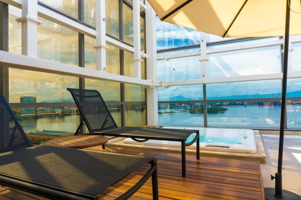 Bain à remous intérieur