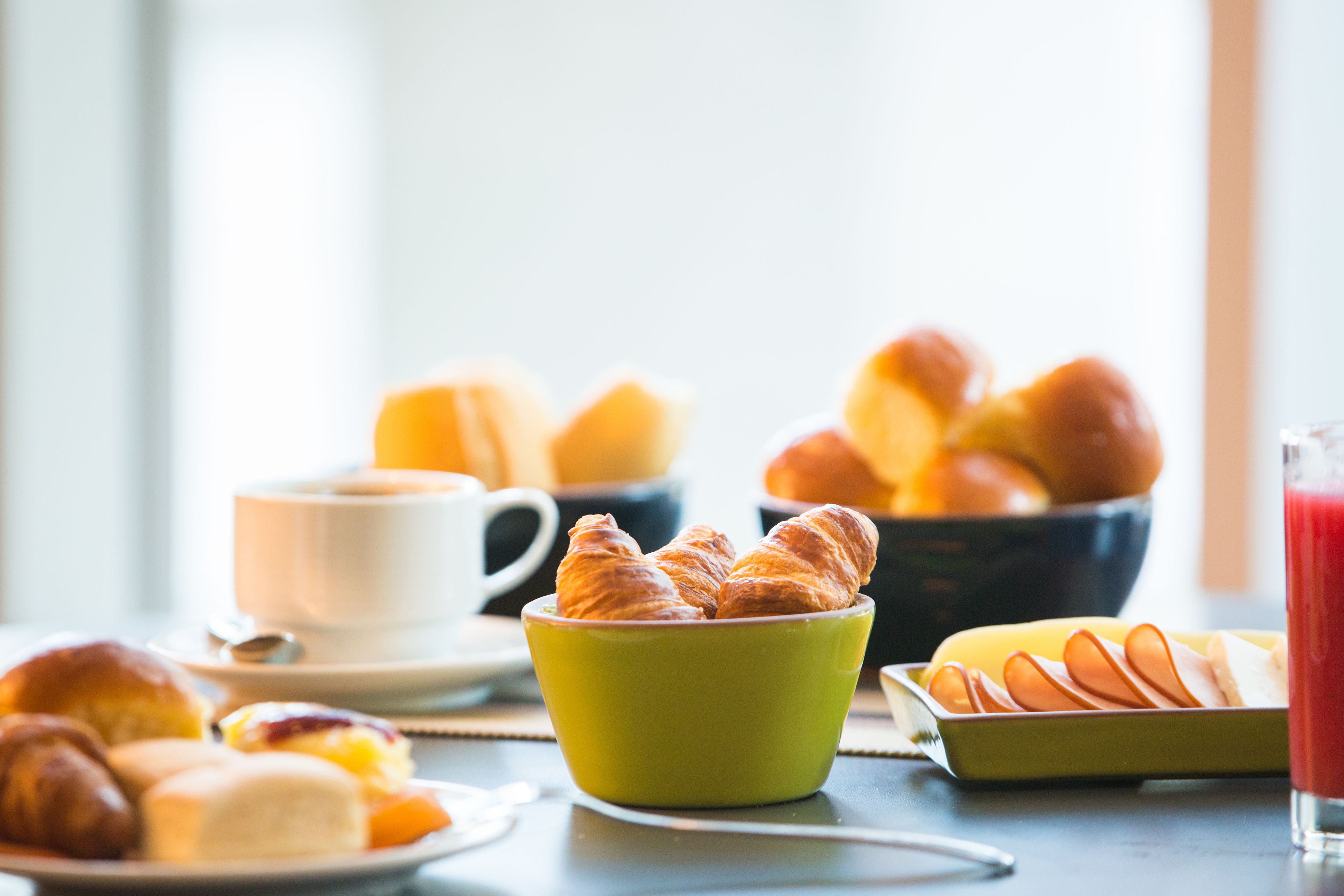 daily buffet breakfast (brl 68 per person)