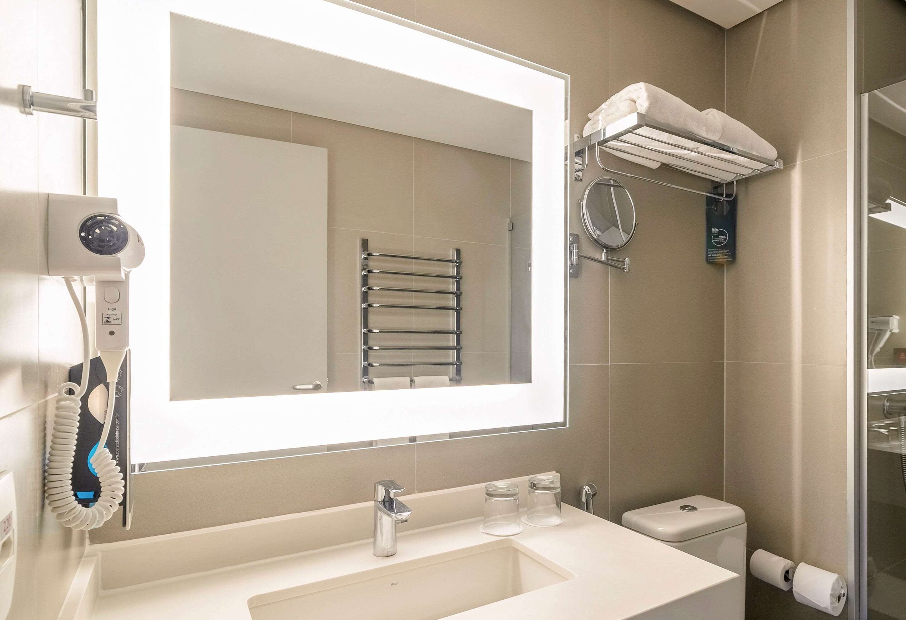 minibar, in-room safe, desk, free wifi