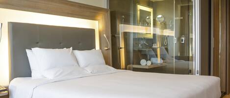 Minibar, in-room safe, desk, free WiFi