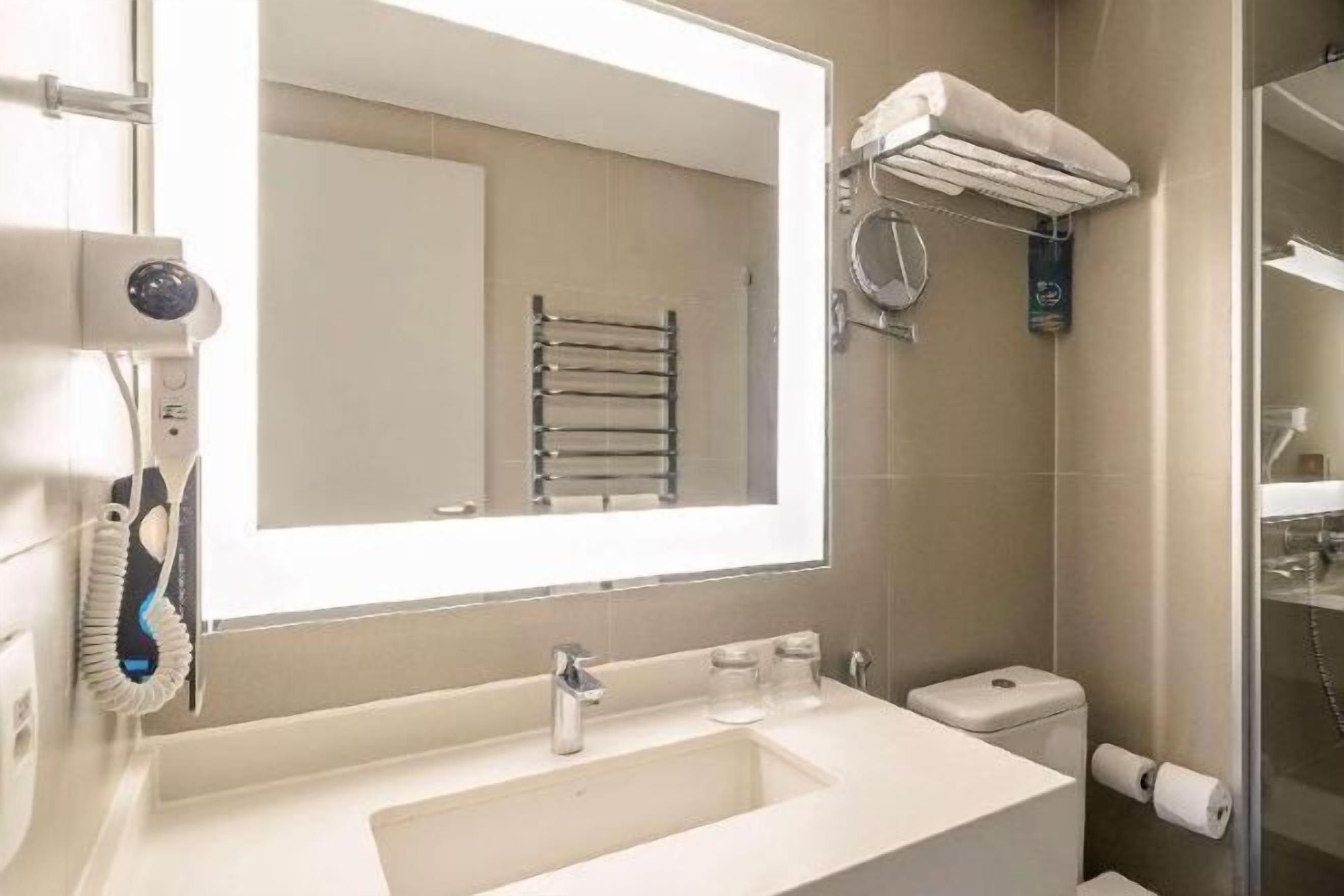 浴室 | 淋浴設備、環保盥洗用品、吹風機、毛巾