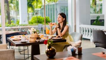 Daily buffet breakfast (THB 650 per person)