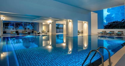 Novotel Phuket City Phokeethra Hotel