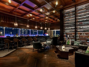 2 bars/lounges, lobby lounge, rooftop bar - Novotel Phuket City Phokeethra Hotel (Phuket)