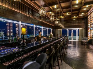 2 bars/lounges, lobby lounge, rooftop bar - Novotel Phuket City Phokeethra Hotel (Phuket)