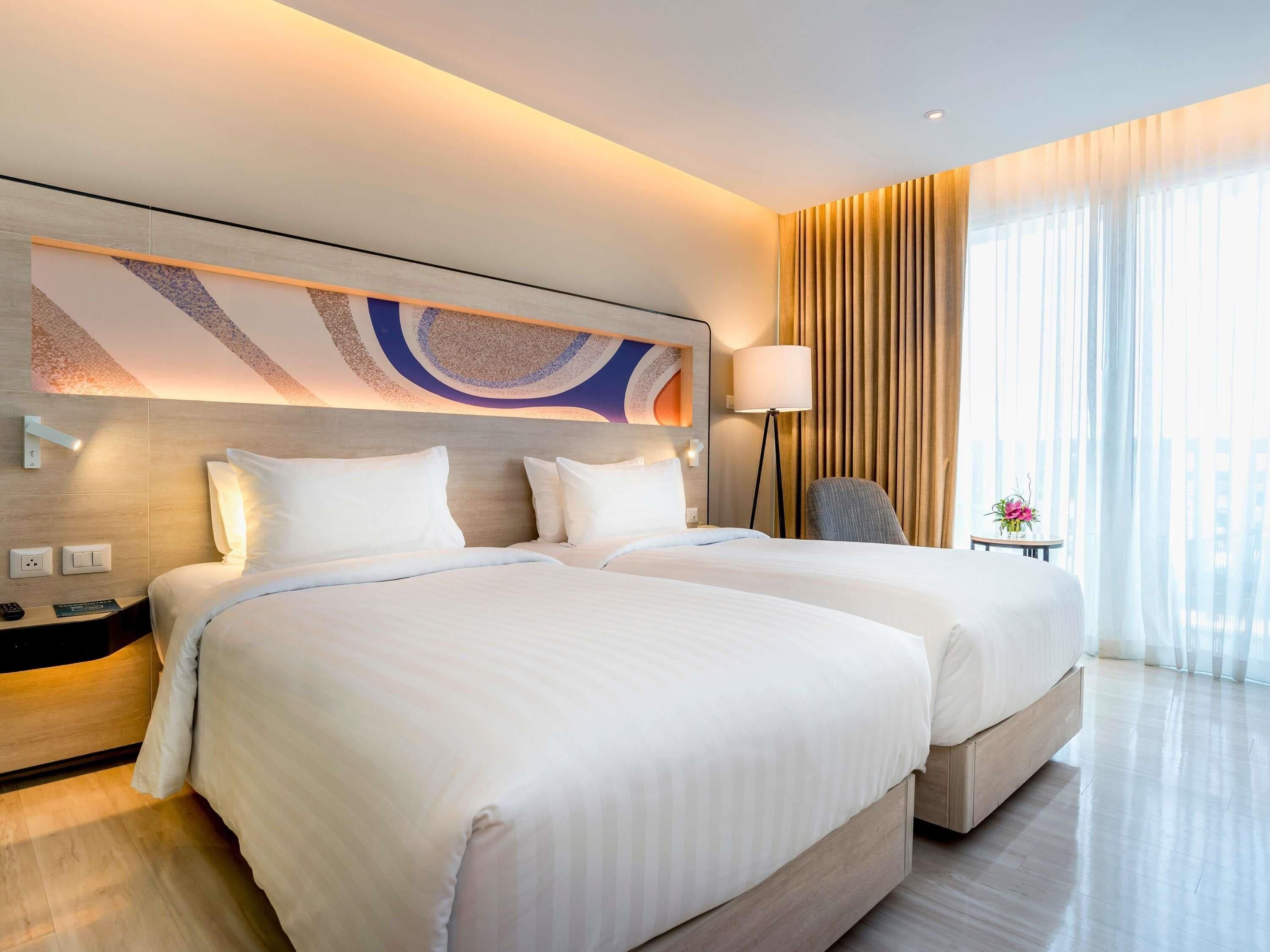 Deluxe Room, 2 Single Beds, Balcony | 1 bedroom, premium bedding, minibar, in-room safe