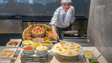 Desayuno buffet todos los días (con cargo)