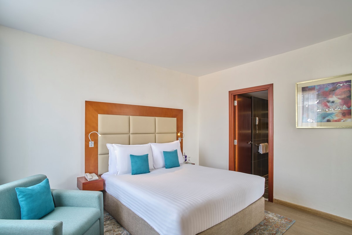 Capital Suite | 1 bedroom, down comforters, minibar, in-room safe