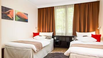 1 habitación, escritorio, tabla de planchar con plancha y wifi gratis