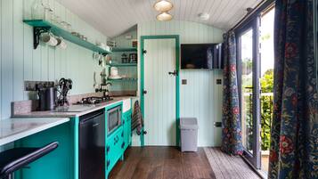 Studio, ensuite, pemandangan kebun (The Shepherd's Hut ) | Interior
