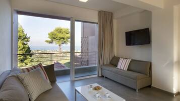 Villa, 2 camere da letto, piscina privata, vista mare | Soggiorno | TV a schermo piatto