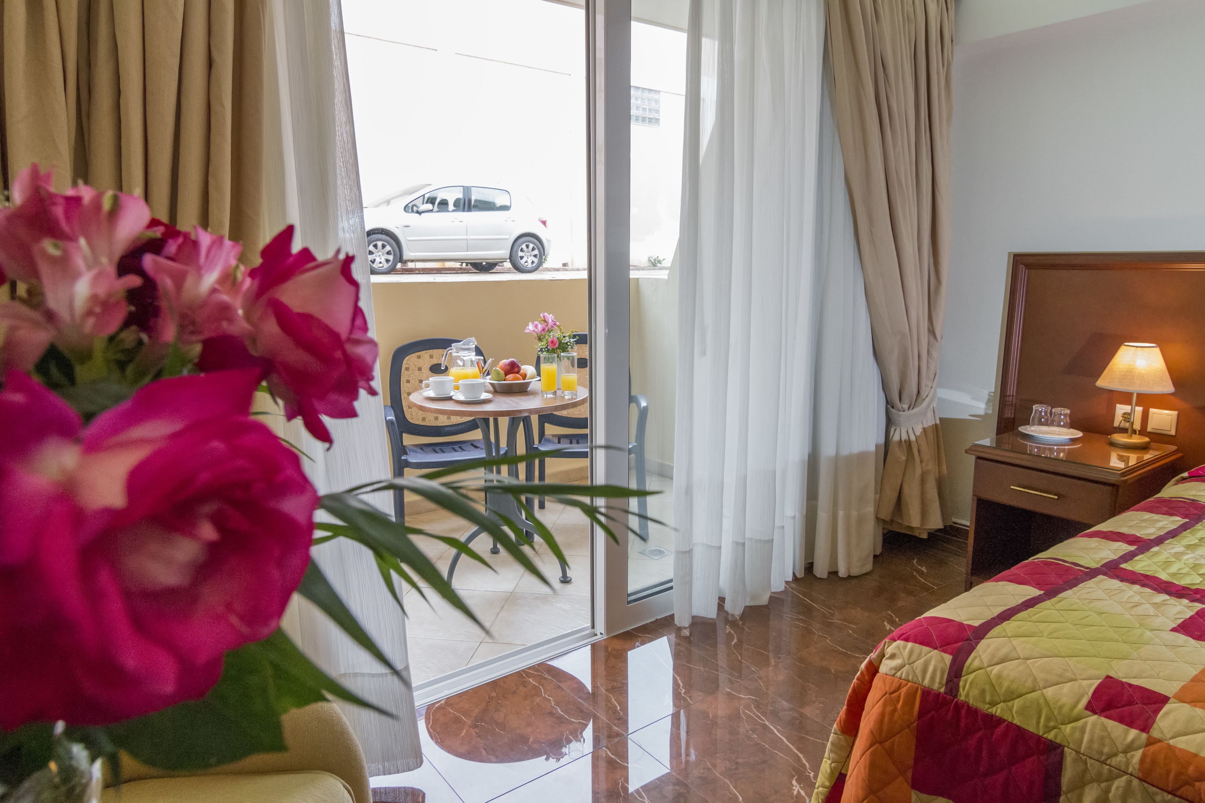 1 bedroom, in-room safe, blackout curtains, soundproofing