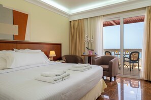 Superior Double Room Sea View | In-room safe, blackout drapes, soundproofing, free cribs/infant beds - Porto Alegre (Chania)