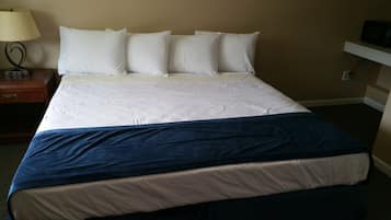 Standard Room, 1 King Bed | Egyptian cotton sheets, premium bedding, desk, laptop workspace