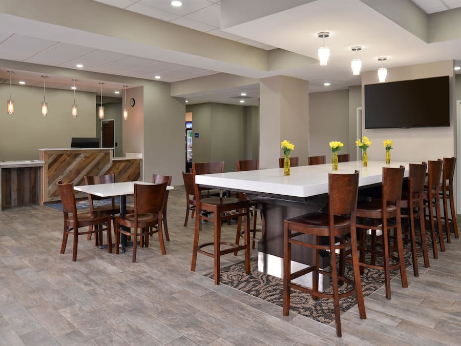 Free daily continental breakfast