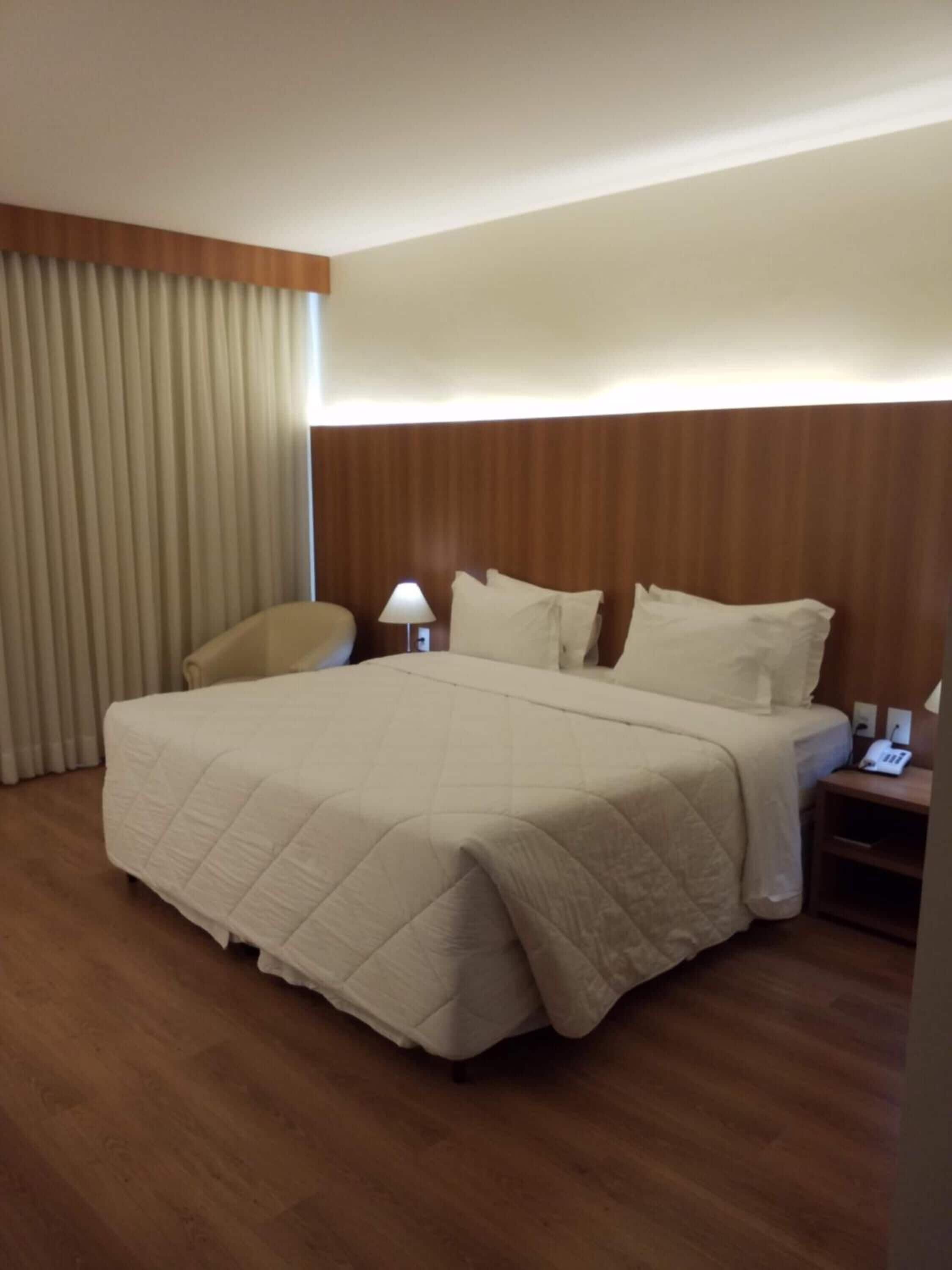 Ropa de cama de alta calidad y minibar 